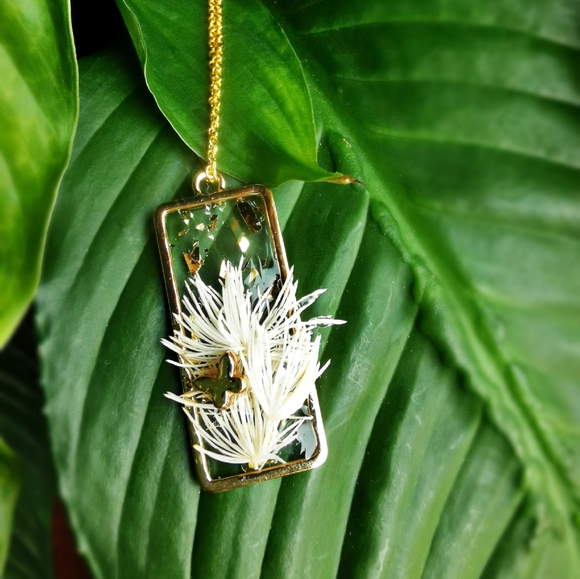 White and Gold Florals - Picture 4 of 5